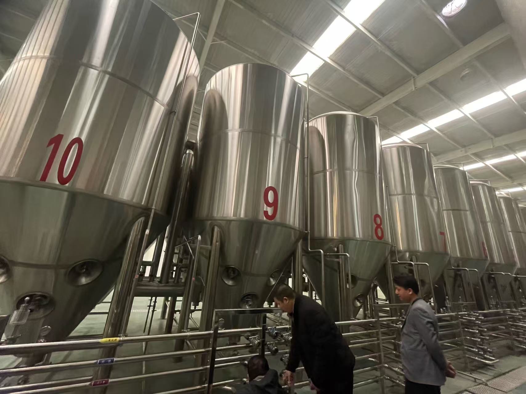 工业园区精酿啤酒设备厂—平面布置、设备设计、制造、调试、培训等一条龙服务